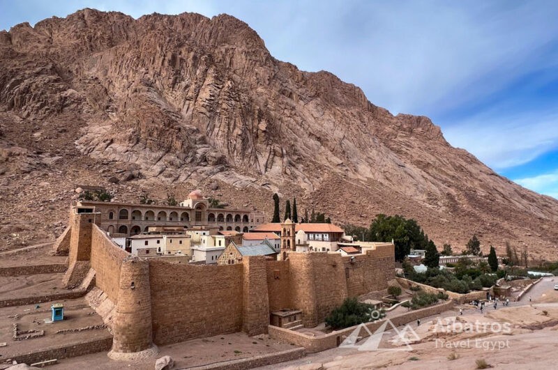гора Моисея и монастырь Св. Екатерины из Шарм-эль-Шейха