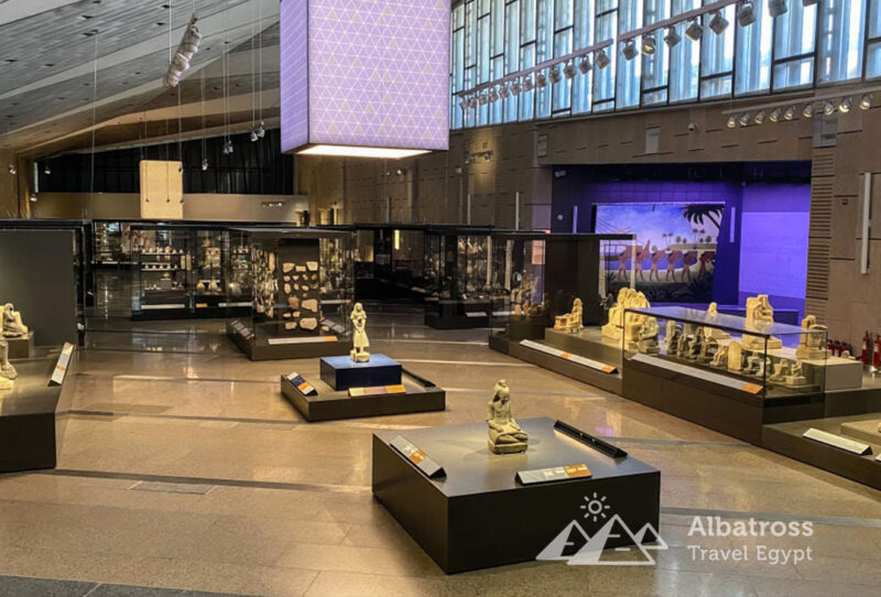 Новый музей, Каир, Пирамиды из Шарма-11